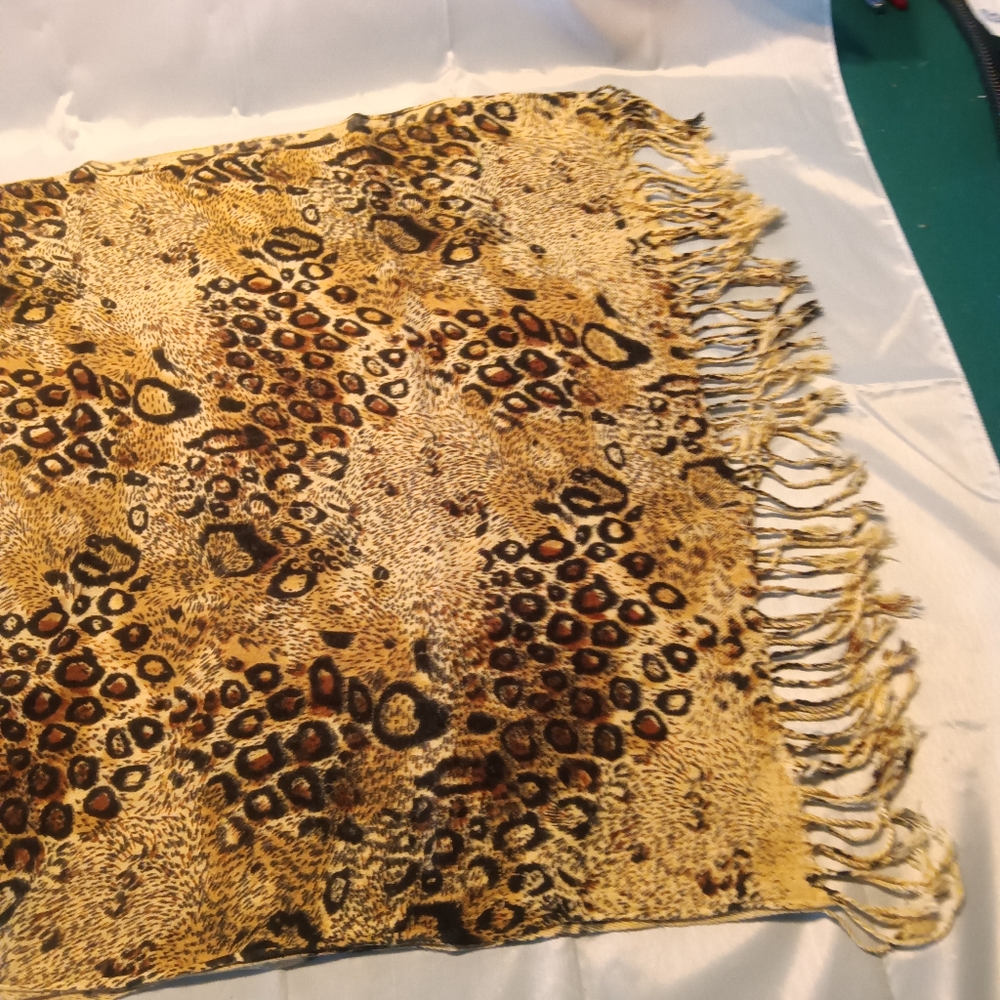 Shawl - Picture 4 of 7